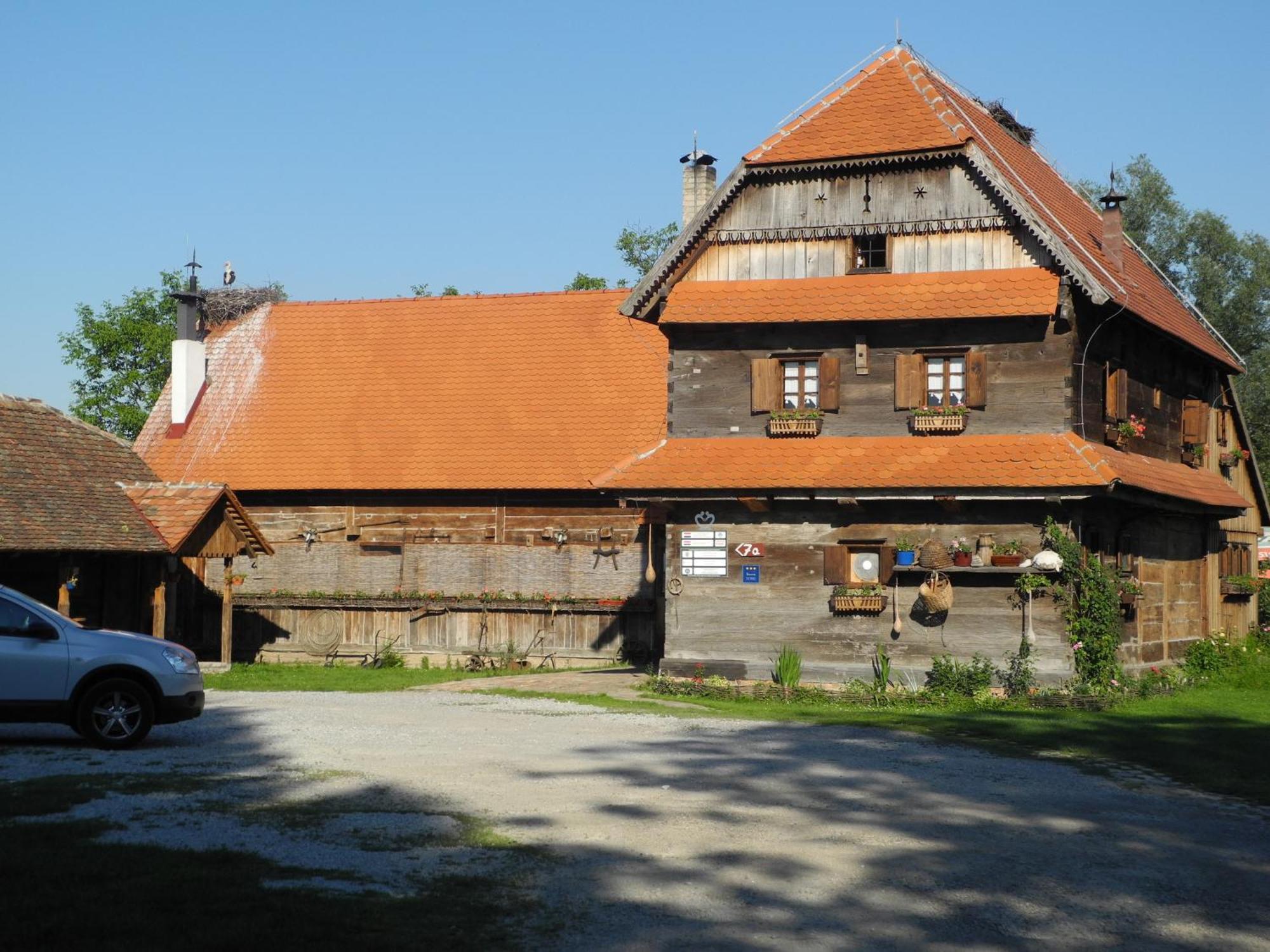 Отель Tradicije Cigoc Экстерьер фото